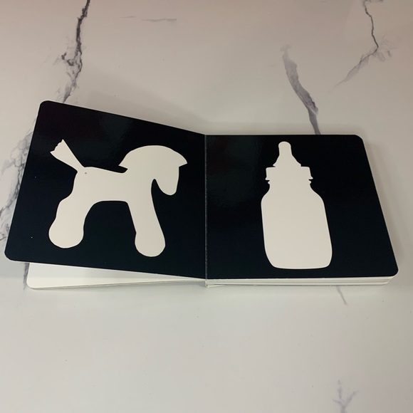 🔥2FOR30🔥 Black and white baby board book - Picture 12 of 16